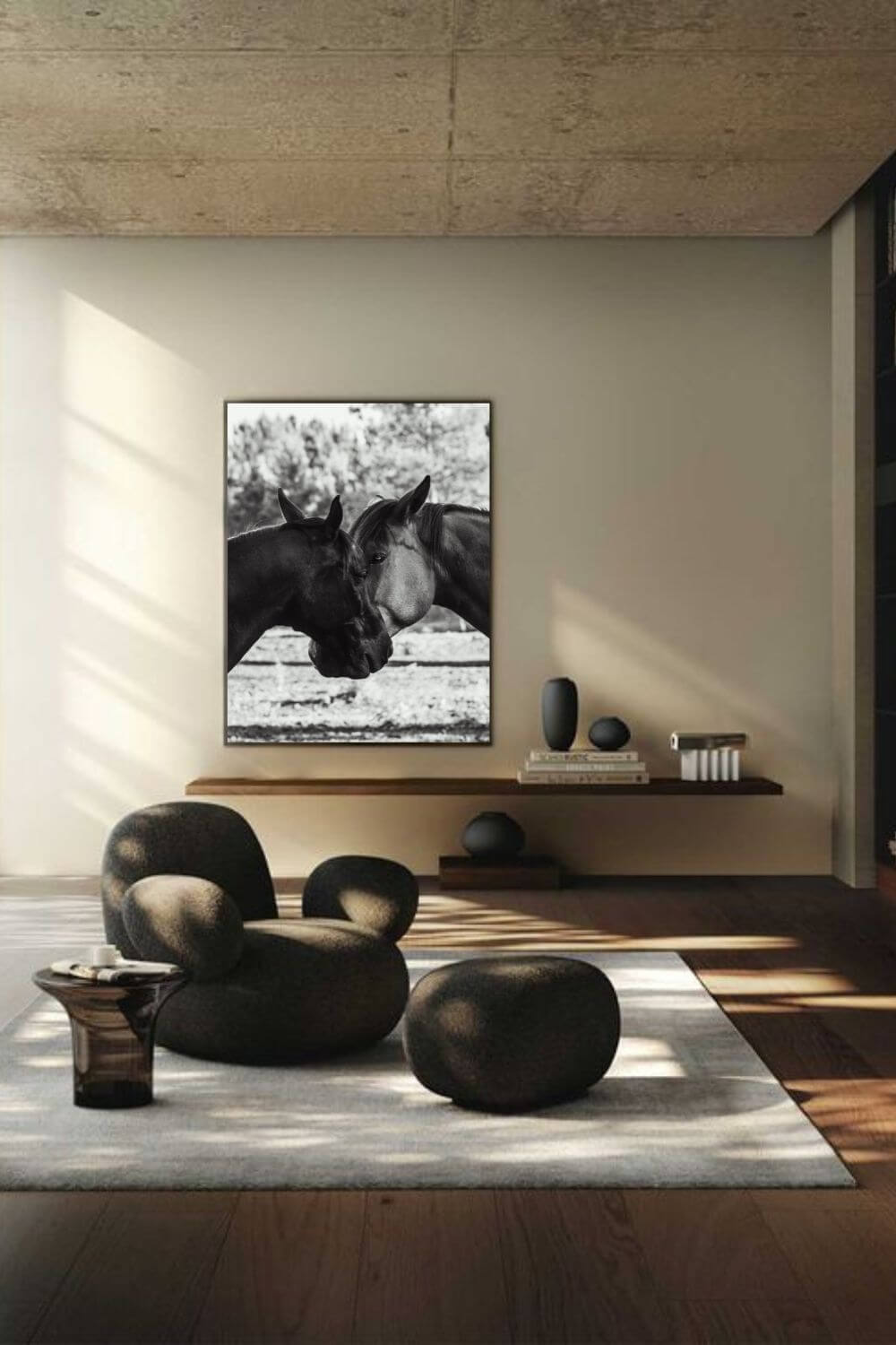 Tirage photo fine art noir et blanc de deux chevaux en symétrie, têtes rapprochée
