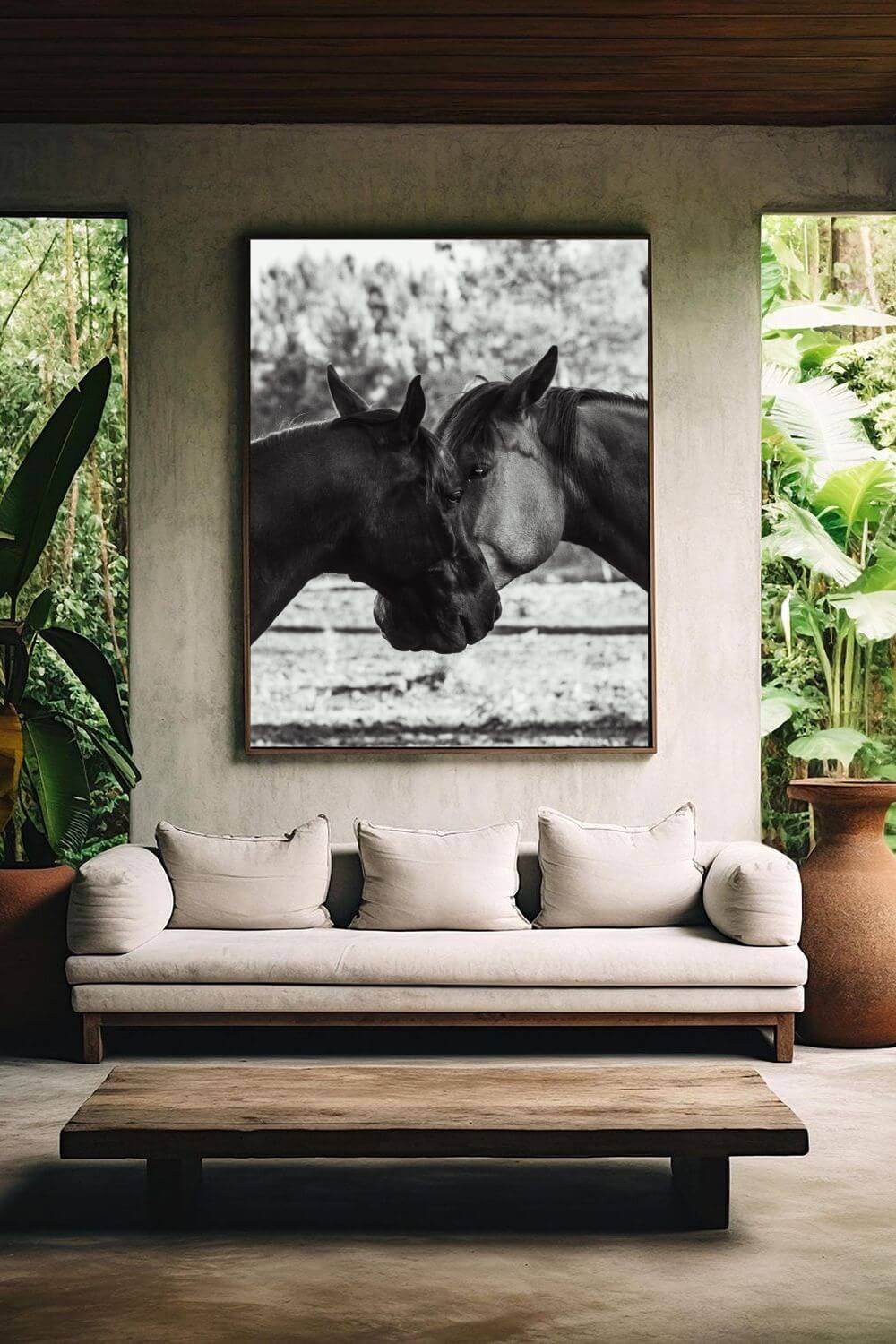 Tirage photo fine art noir et blanc de deux chevaux en symétrie, têtes rapprochée