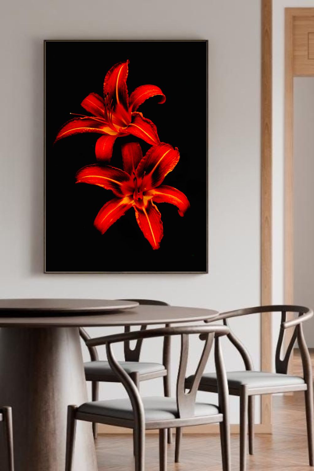 Tirage photo fine art de deux lys rouges sur fond noir, contraste floral intense 