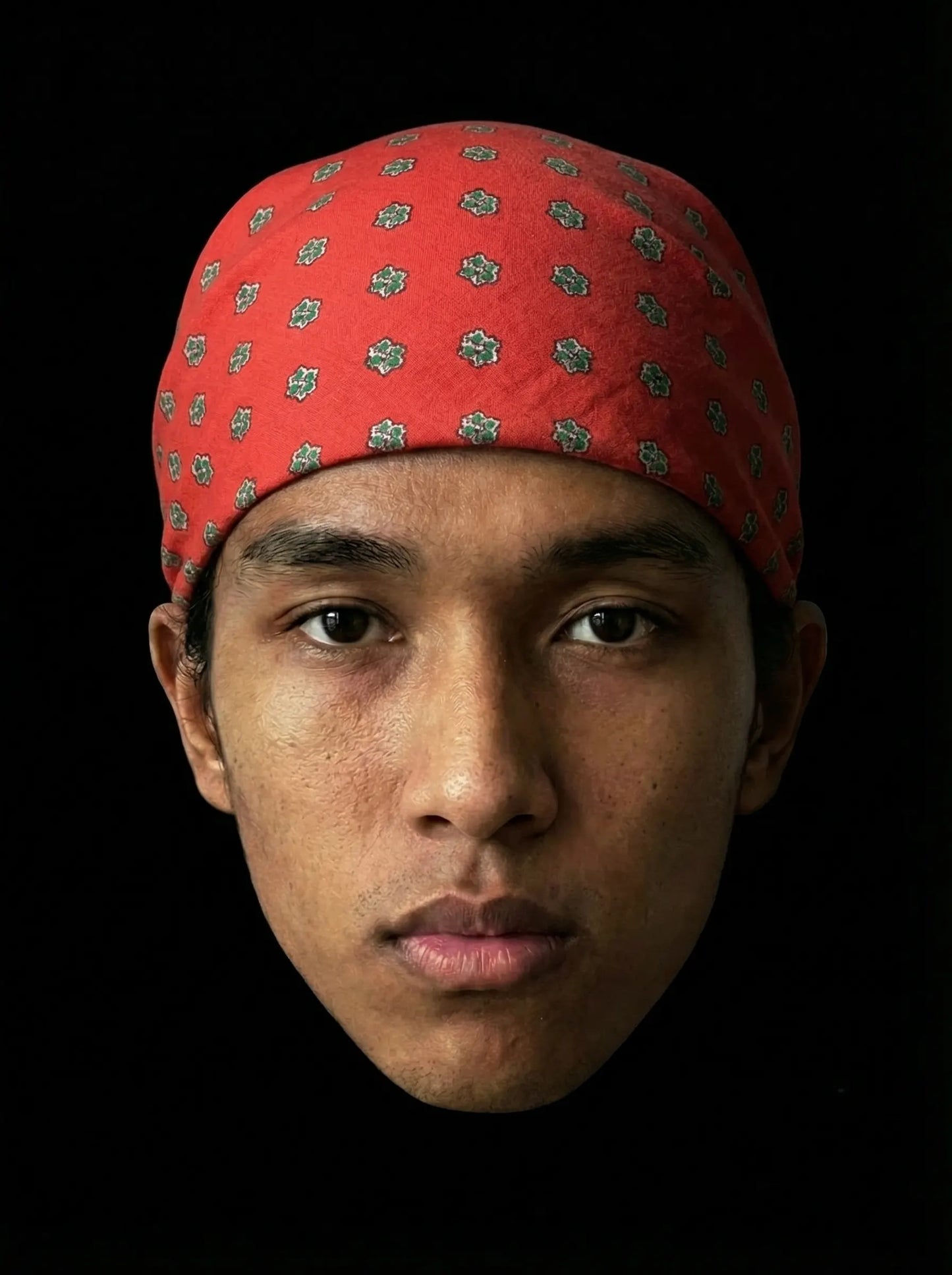 Bandana corail rouge motif médaillon floral vert blanc coton Valdrôme made in France accessoire estival